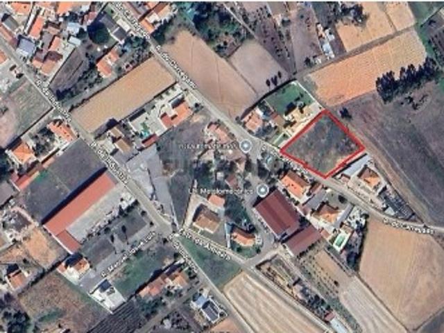 Terreno em Campelos e Outeiro da Cabeça