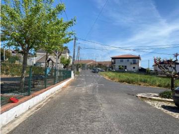 Terreno em Campelos e Outeiro da Cabeça