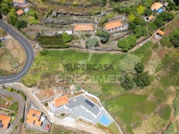 Terreno em Caniço