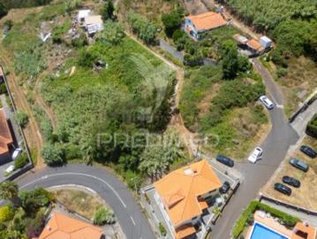Terreno em Caniço