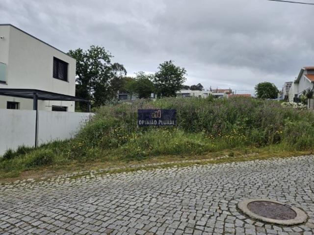 Terreno em Canidelo com 140 m² para Moradia de Sonho
