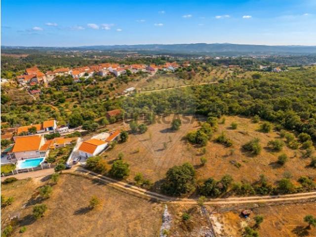 Terreno em Casais e Alviobeira