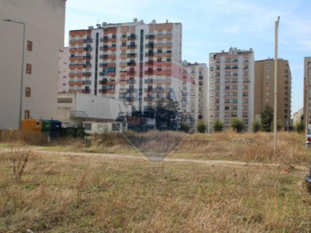 Terreno em Carregado e Cadafais