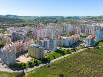 Terreno em Carregado e Cadafais