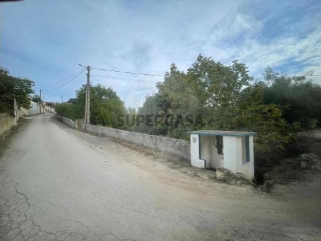Terreno em Carvoeira e Carmões