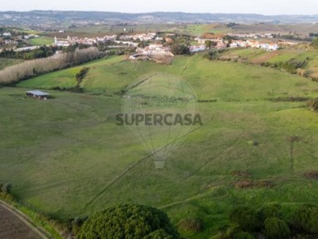 Terreno em Carvoeira e Carmões