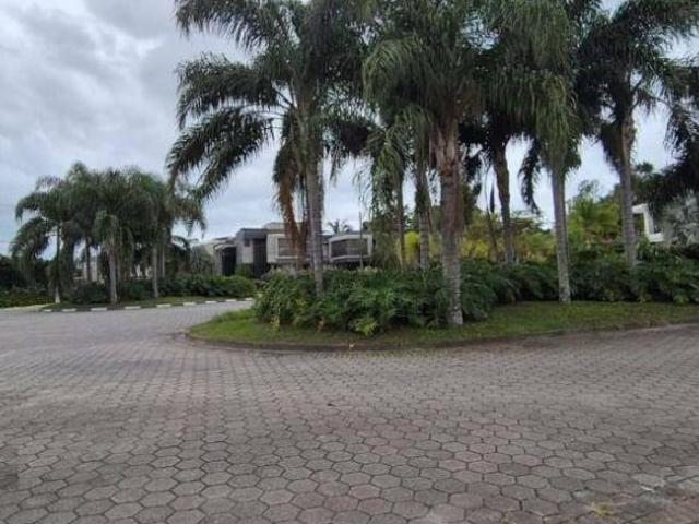 Terreno em Centro, Bertioga/SP de 0m² à venda por R$ 15.000.000,00