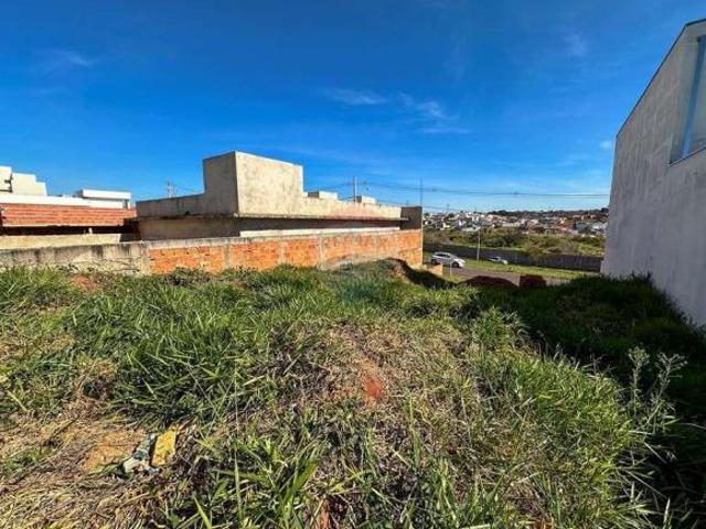 Terreno em Centro, Botucatu/SP de 250m² à venda por R$ 240.000,00
