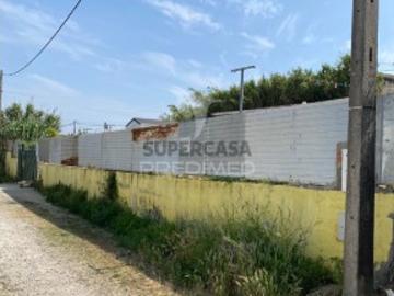 Terreno em Charneca de Caparica e Sobreda