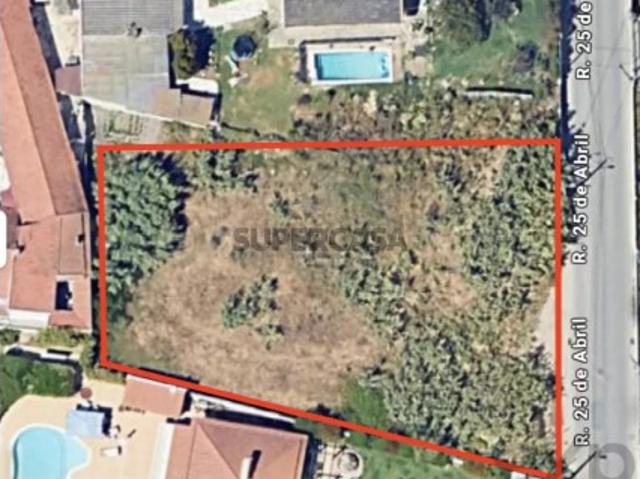 Terreno em Charneca de Caparica e Sobreda
