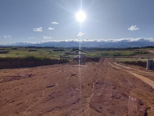 Terreno em Condomínio à venda em Guaratinguetá/SP