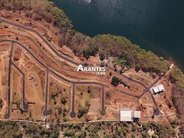 Terreno em condomínio com 670,91m² à venda no Reserva do Lago