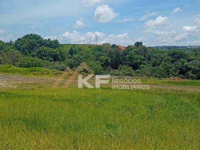 Terreno em Condomínio à Venda em Cajuru SP