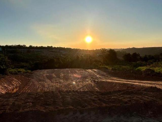 Terreno em condomínio fechado a 1hr 20min de São Paulo