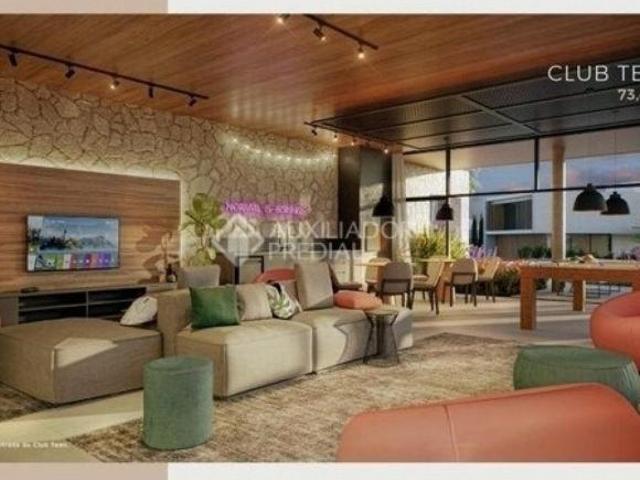 Terreno em condomínio fechado, com 190m² privativos de esquina