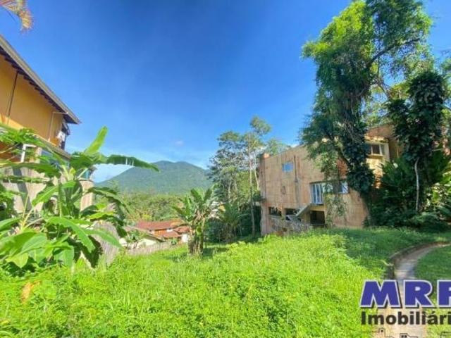 Terreno em condomínio fechado na Praia da Lagoinha em Ubatuba. Com escritura