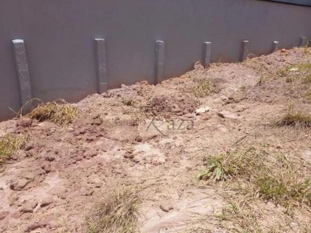Terreno em Condomínio Loteamento Verana Residencial Verana 377,84m²