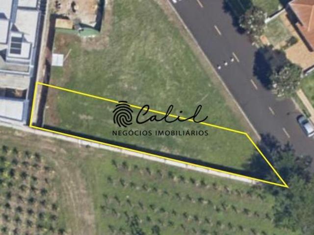 Terreno em condomínio no Portal da Mata, localização privilegiada e topografia plana, 470,40 m²