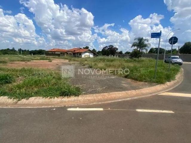 Terreno em Condomínio Santa Terezinha