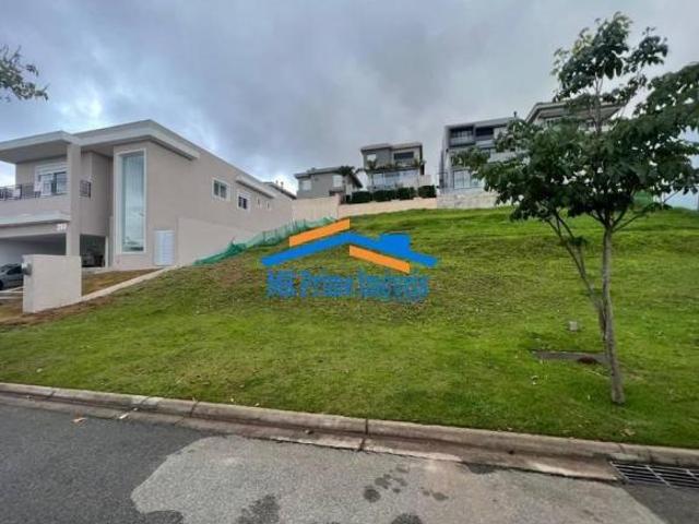 Terreno em Condomínio sendo 490m² com Projeto Aprovado no Gênesis II