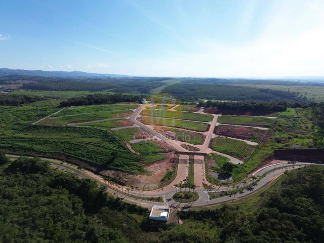 Terreno em Condomínio para Venda em Taubaté/SP Piracangaguá