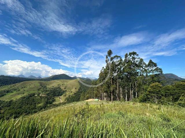 Terreno em Condomínio para Venda em Teresópolis/RJ Pessegueiros