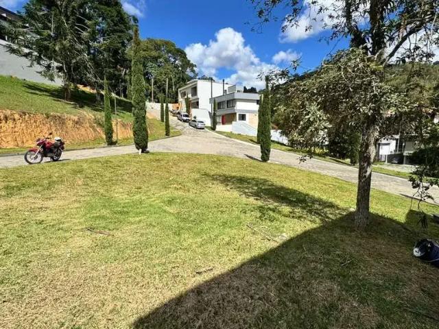 Terreno em Condomínio para Venda em Teresópolis/RJ Posse