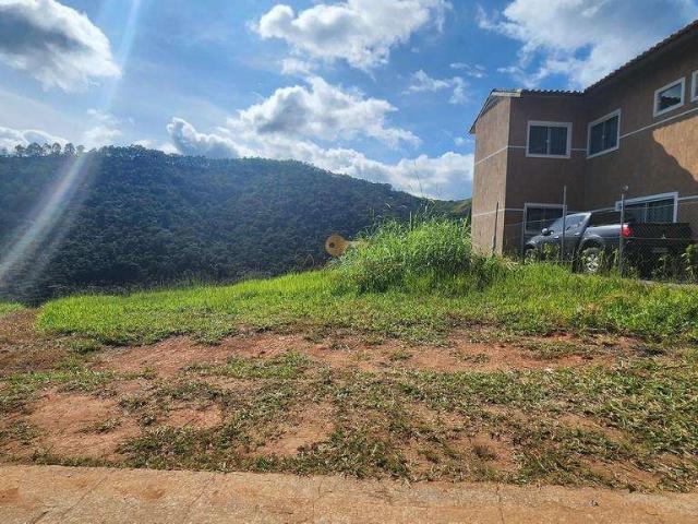 Terreno em Condomínio para Venda em Teresópolis/RJ Vale Alpino