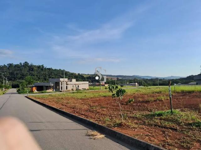 Terreno em Condomínio para Venda em Tuiuti/SP Passa Três