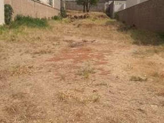 Terreno em Condomínio para Venda em Uberaba/MG Jardim do Lago