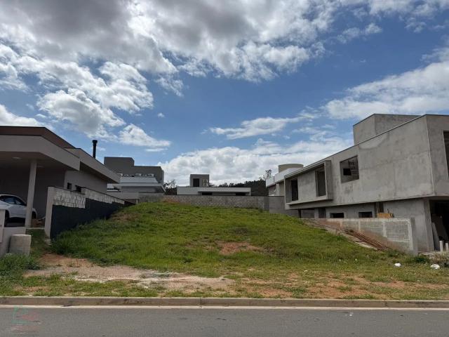Terreno em Condomínio para Venda em Valinhos/SP Jardim Portugal