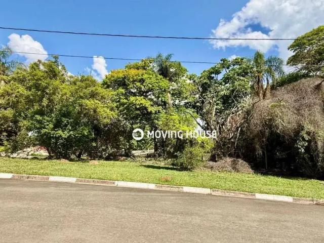 Terreno em Condomínio para Venda em Valinhos/SP Residencial Vila Lombarda