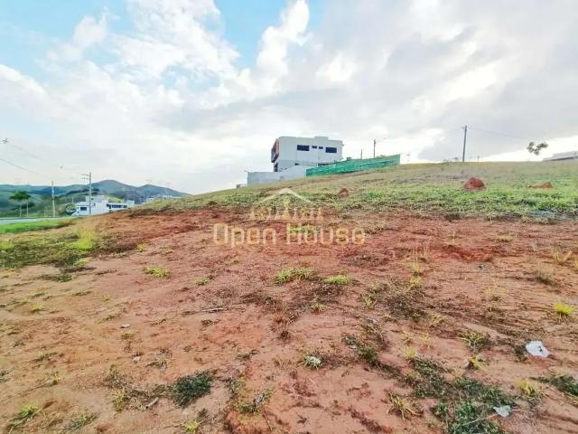 Terreno em Condomínio para Venda em Volta Redonda/RJ Casa de Pedra