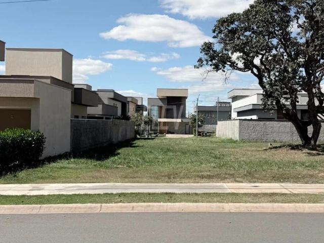Terreno em Condomínio para Venda em Aparecida de Goiânia/GO Parqville Pinheiros