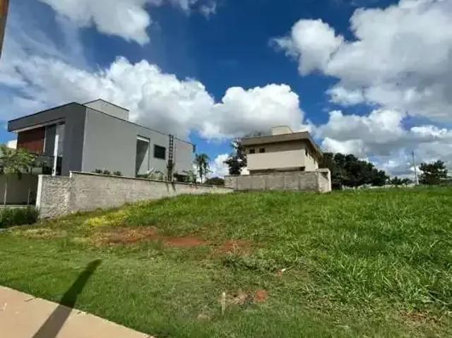 Terreno em Condomínio para Venda em Aparecida de Goiânia/GO Residencial Parqville Jacarandá