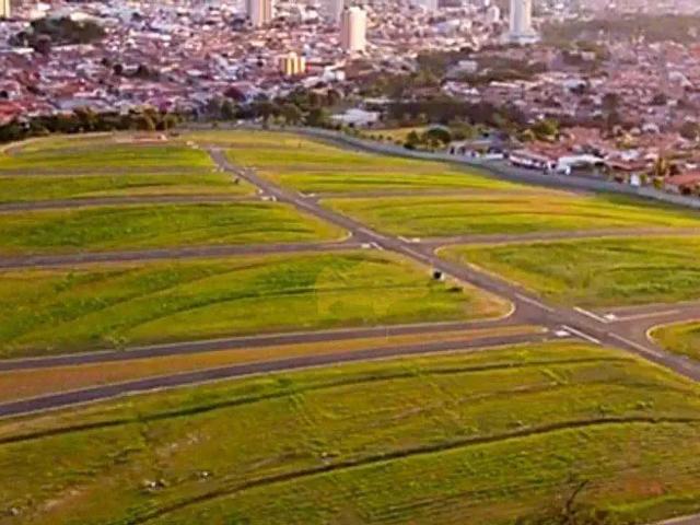 Terreno em Condomínio para Venda em Araras/SP Jardins de Samantha I