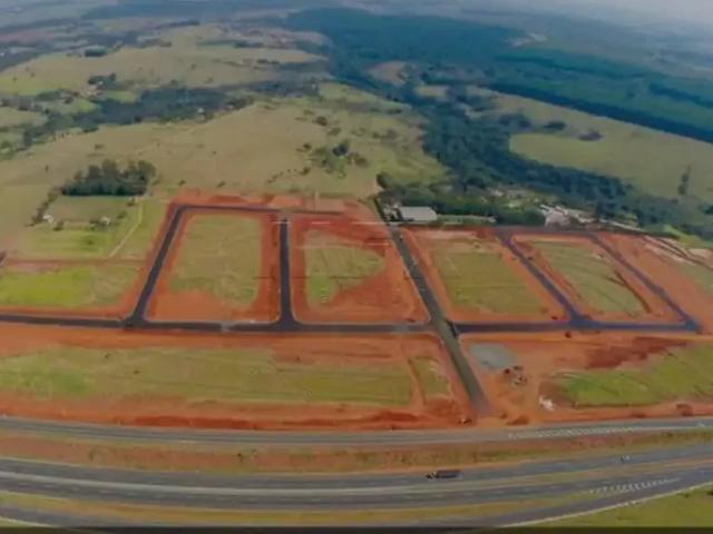 Terreno em Condomínio para Venda em Arealva/SP Centro