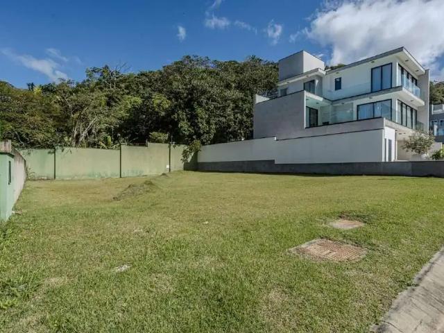 Terreno em Condomínio para Venda em Balneário Camboriú/SC Praia do Estaleirinho