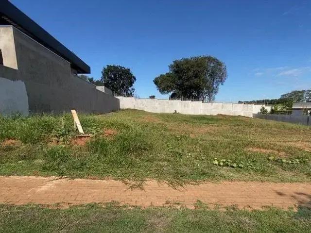 Terreno em Condomínio para Venda em Bauru/SP Residencial Villa Dumont