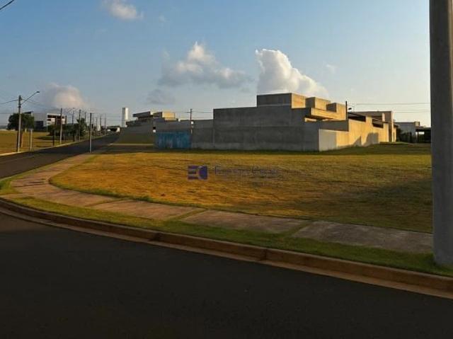 Terreno em Condomínio para Venda em Bauru/SP Vila Aviação
