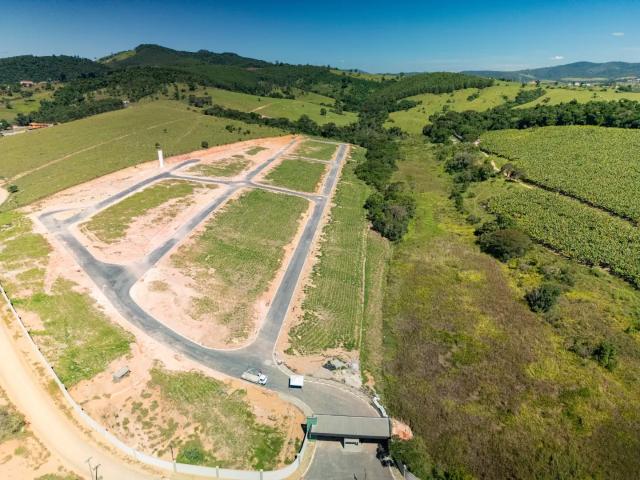 Terreno em Condomínio para Venda em Bom Jesus dos Perdões/SP Vale do Sol