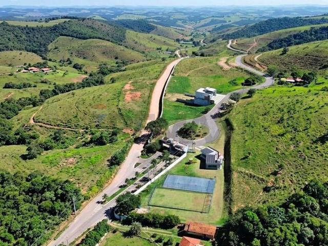 Terreno em Condomínio para Venda em Bom Jesus dos Perdões/SP Centro