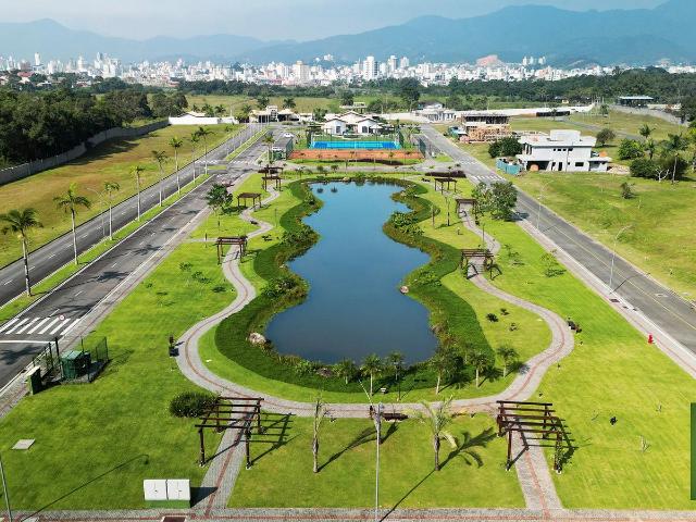 Terreno em Condomínio para Venda em Camboriú/SC Rio do Meio