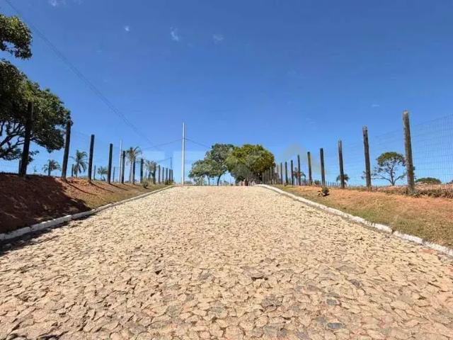 Terreno em Condomínio para Venda em Divinópolis/MG Área Rural de Divinópolis