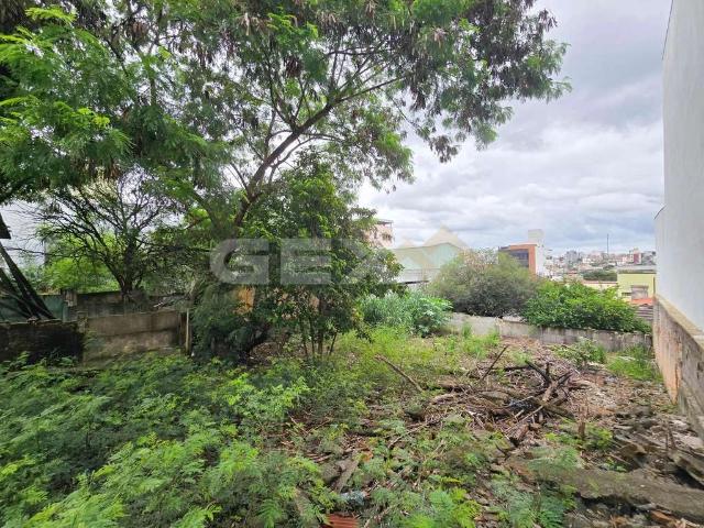 Terreno em Condomínio para Venda em Divinópolis/MG Centro