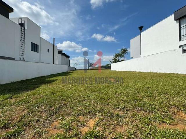 Terreno em Condomínio para Venda em Juiz de Fora/MG Alphaville