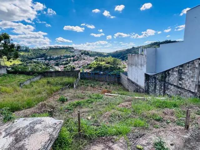 Terreno em Condomínio para Venda em Juiz de Fora/MG São Pedro