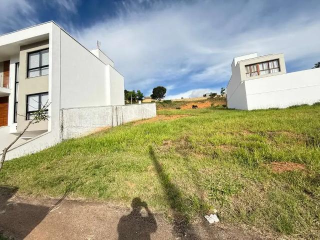 Terreno em Condomínio para Venda em Juiz de Fora/MG Salvaterra