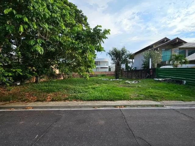 Terreno em Condomínio para Venda em Manaus/AM Ponta Negra