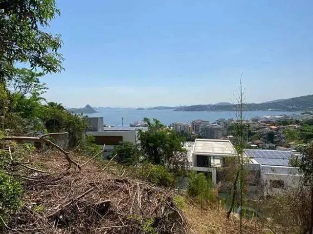 Terreno em Condomínio para Venda em Niterói/RJ Charitas